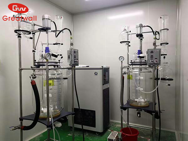玻璃反應(yīng)釜配套高低溫一體機控溫設(shè)備